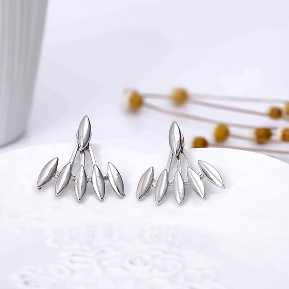 Silver Oblong Studs w/Matching Earring Jackets - Picture 4 of 6